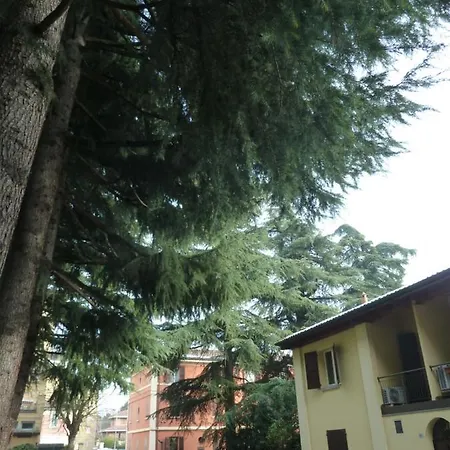 Il Giardinetto - Smart Working - Airport - Private Parking - Private Garden - Ducati - Philip Morris Apartament