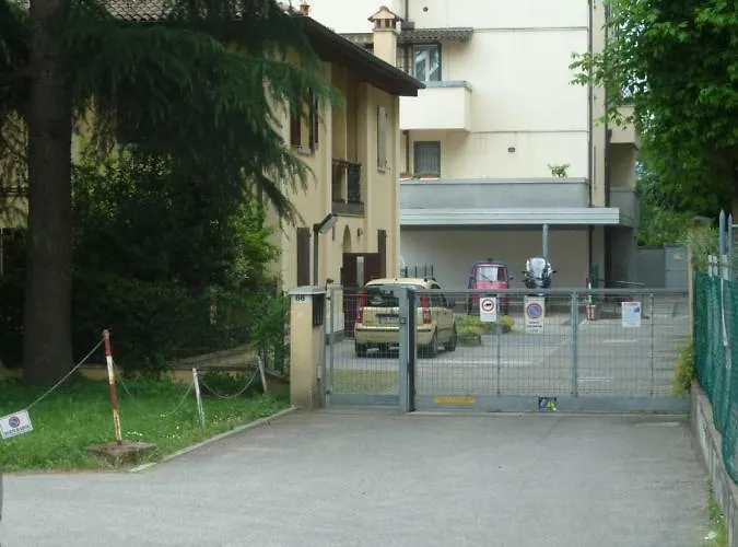 公寓 Il Giardinetto - Smart Working - Airport - Private Parking - Private Garden - Ducati - Philip Morris